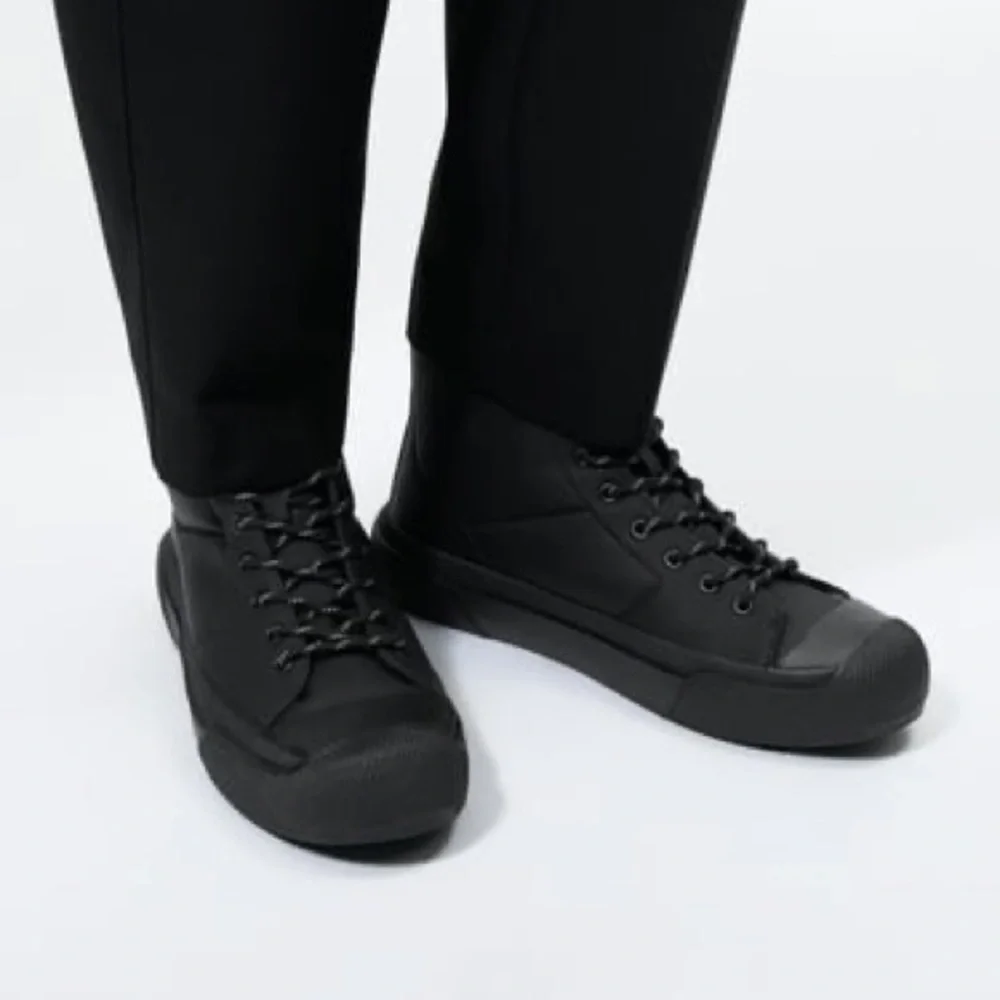 NWT. Zara Man Black Rubberised High-Top Trainers. Size 7.